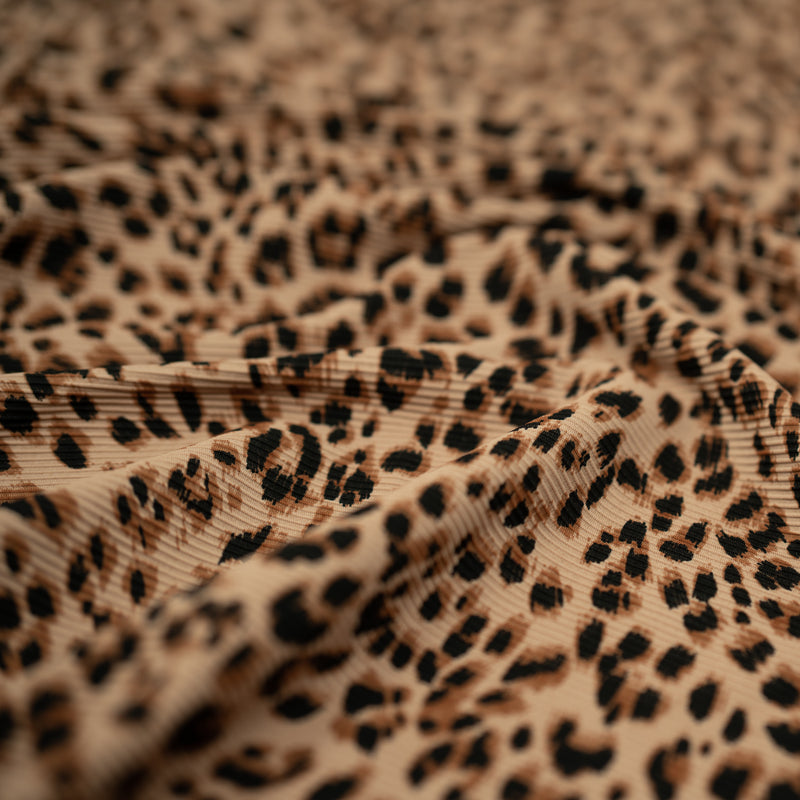 Detailed shot of Cheetah Ribbed Printed Spandex in color Natural.