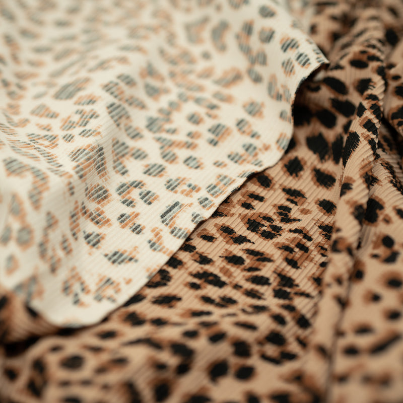 Front and Back detailed shot of Cheetah Ribbed Printed Spandex in color Natural.