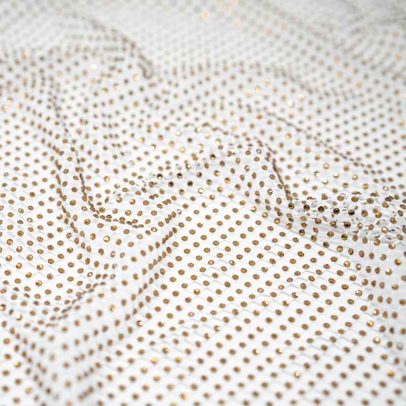 Detailed shot of Enigma Diamond Fishnet in the color White-Gold