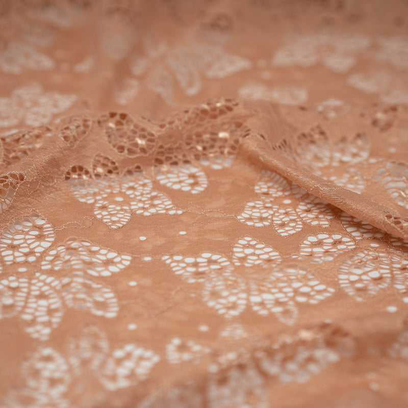 Detailed shot of Meghan Stretch Lace in color Topaz.